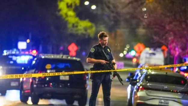 అమెరికా బార్‌లో కాల్పులు.. ముగ్గురి మృతి