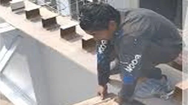 స్టీల్‌ బ్రిడ్జి కాంట్రాక్టు సంస్థకు నోటీసులు..!