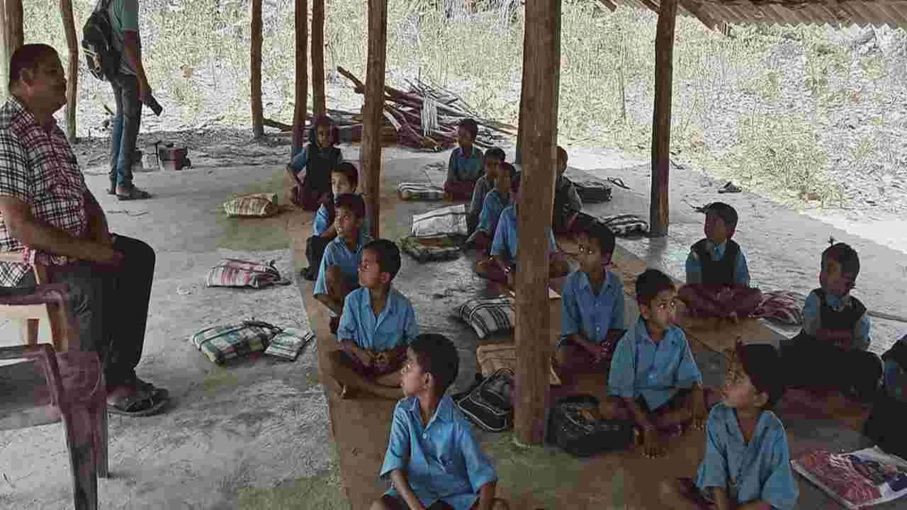 సుకుమా అడవుల్లో నక్సల్స్‌ పాఠశాల