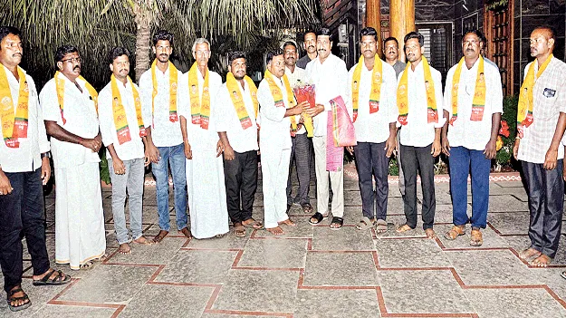 ఎర్రగుడిలో వైసీపీకి ఎదురుదెబ్బ