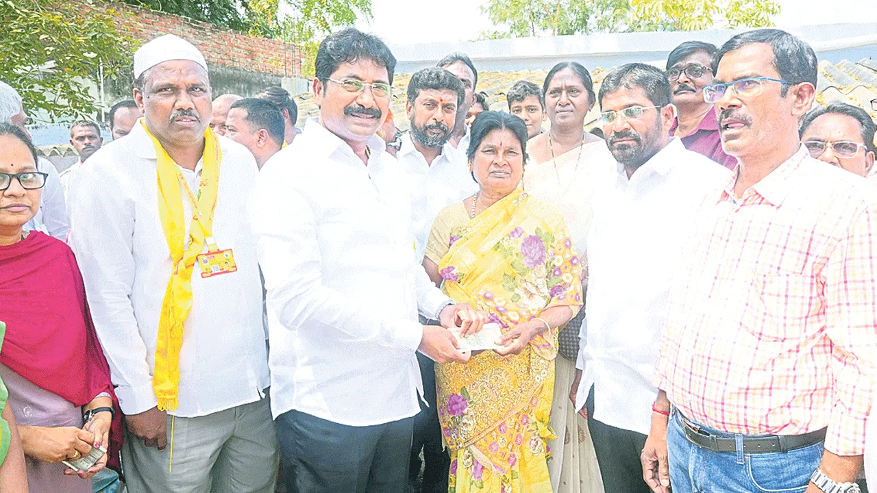 వృద్ధుల మేలుకోరే ఇంటింటికీ పింఛన్‌