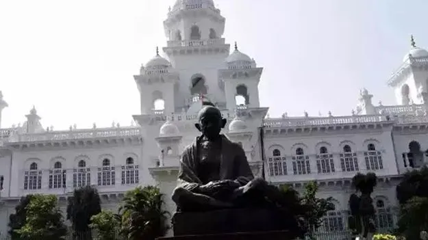 అసెంబ్లీలో తెలంగాణ తల్లి విగ్రహం