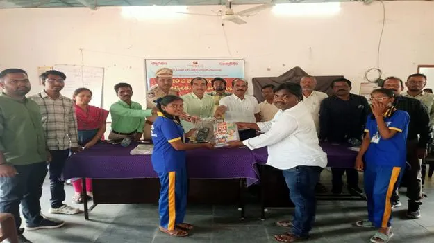 పరీక్షలంటే విద్యార్థులు భయం వీడాలి 