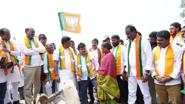 పేదల ఇళ్ల కూల్చివేత క్రూరమైన చర్య