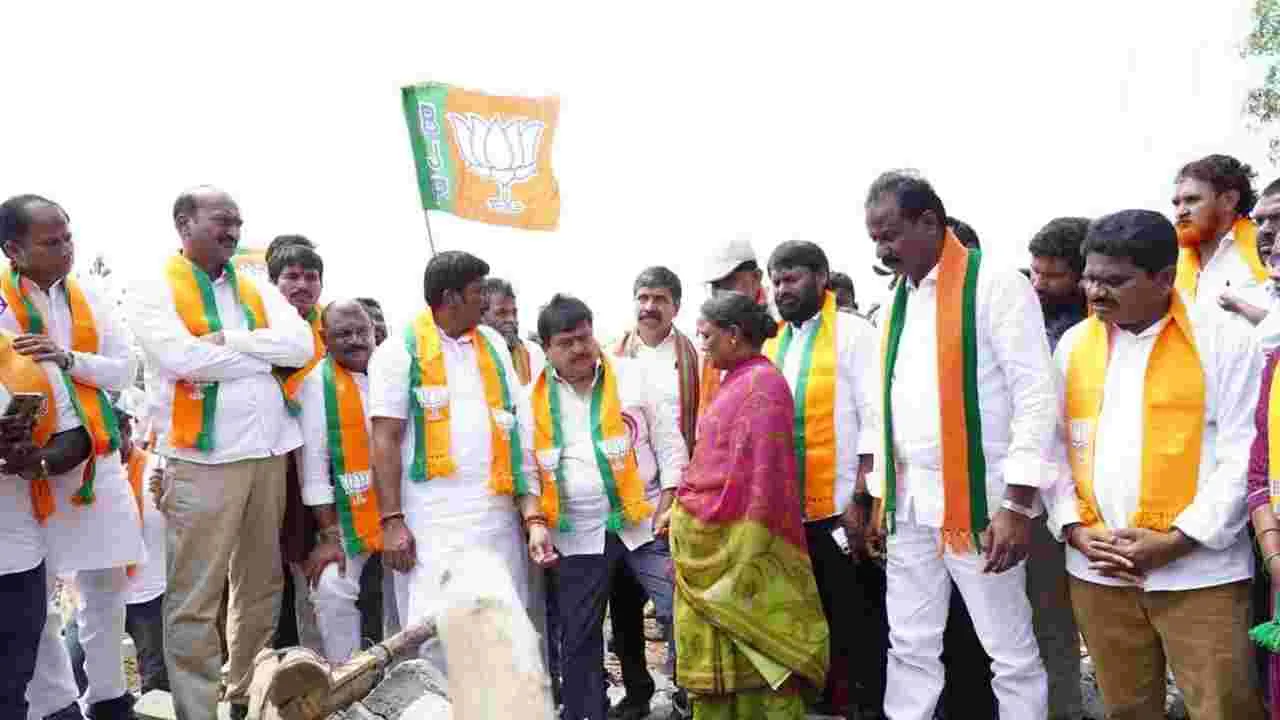 పేదల ఇళ్ల కూల్చివేత క్రూరమైన చర్య