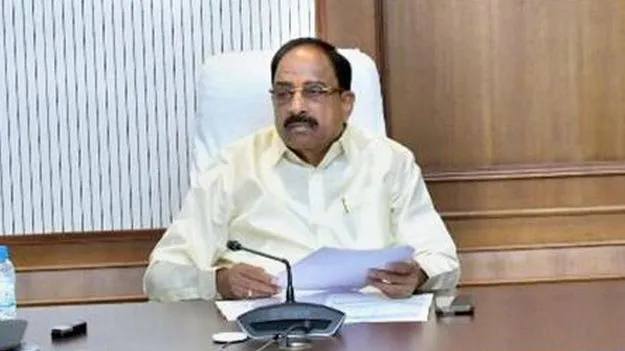 దుబాయిలో చిక్కుకున్న తుమ్మల