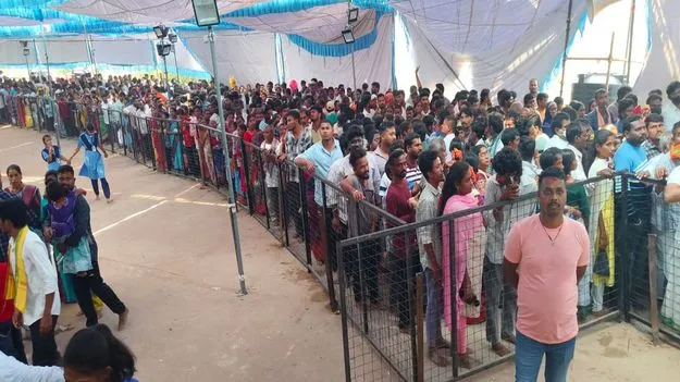 వేలాల జాతరకు పోటెత్తిన భక్తులు