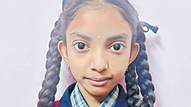 సైనిక్‌ స్కూల్‌ ప్రవేశ పరీక్ష ఫలితాల్లో ‘విశ్వం’ విద్యార్థిని గీతికకు మొదటి ర్యాంకు