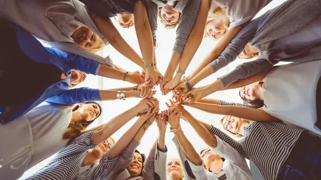 ‘ఆమె’ కోసం నిలబడండి