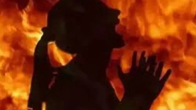 మహబూబాబాద్‌ ఘటనలో చికిత్స పొందుతూ ప్రియుడి మృతి