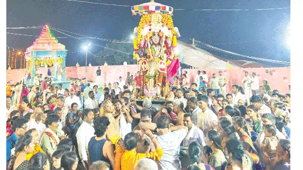 లక్ష్మీనరసింహుని కల్యాణం.. కమనీయం