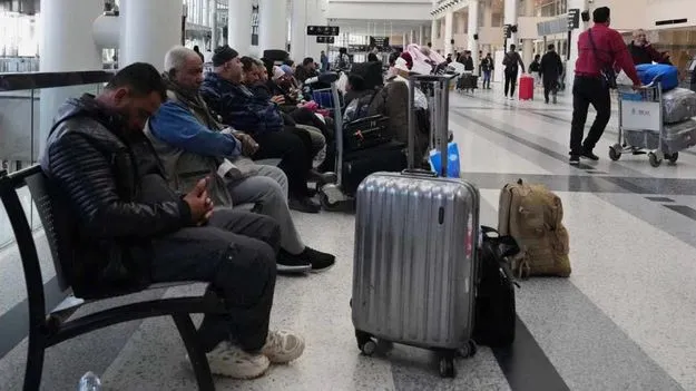 దుబాయ్‌ ఎయిర్‌పోర్టుకు 20 విమానాలే