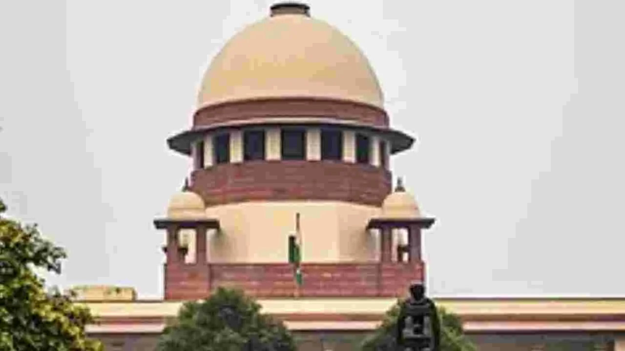 చిన్న ఉద్యోగికి ఎందుకంత పెద్ద శిక్ష?