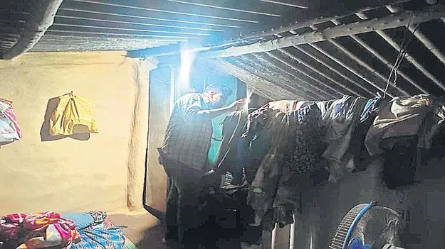 దుర్గావీధిలో కార్డెన్‌ సెర్చ్‌