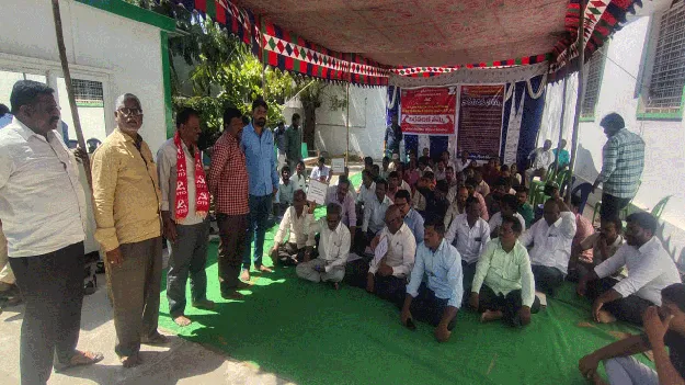 సమస్యలు పరిష్కరించాలి