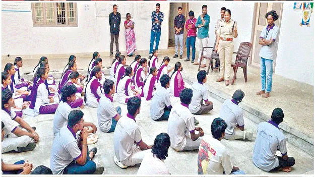 అసభ్యంగా ప్రవర్తిస్తే చర్యలు