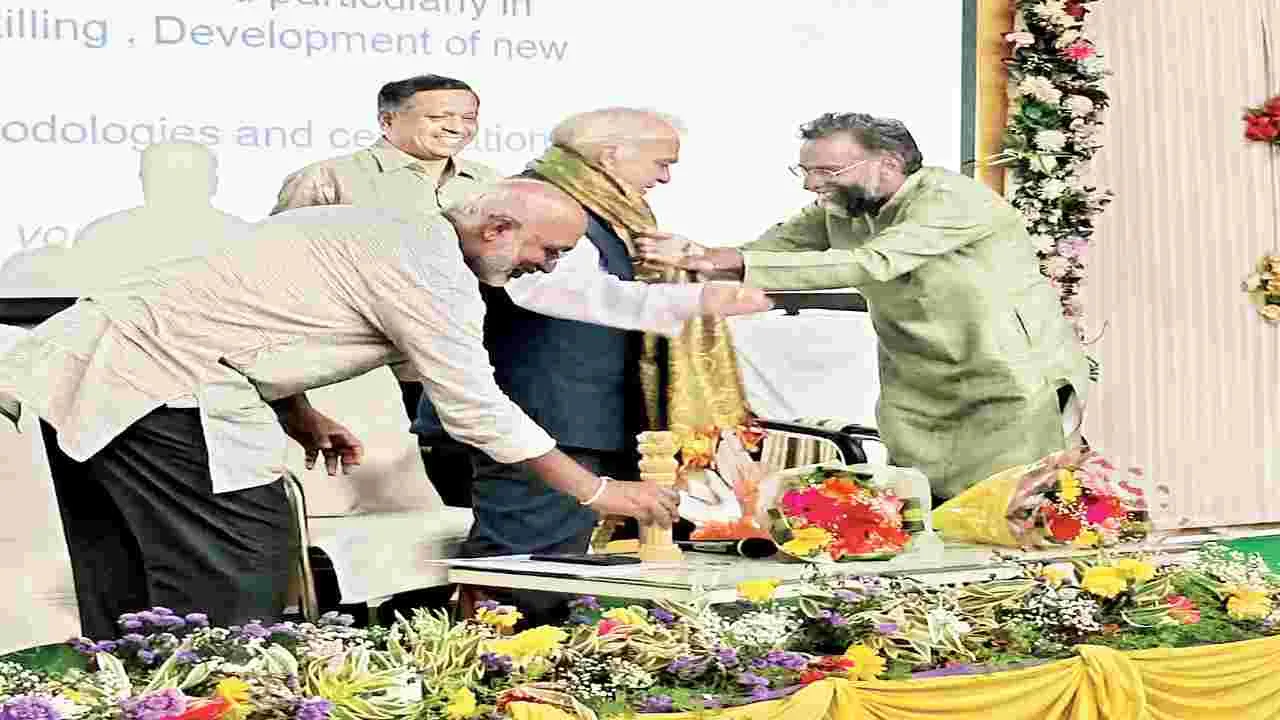 ఐఐఐటీ డీఎం సేవలు అమోఘం 