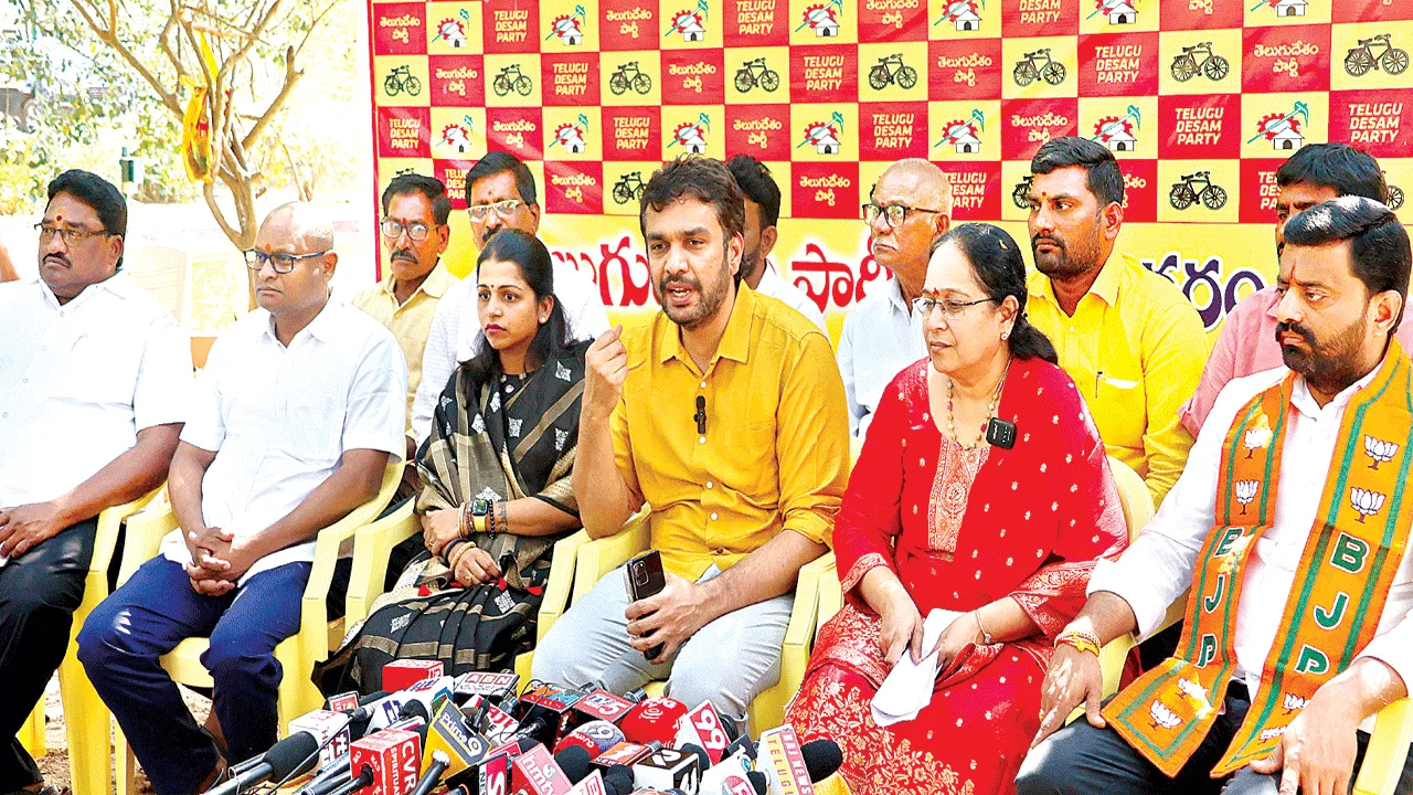 బొత్స రాజీనామా చేయాలి 