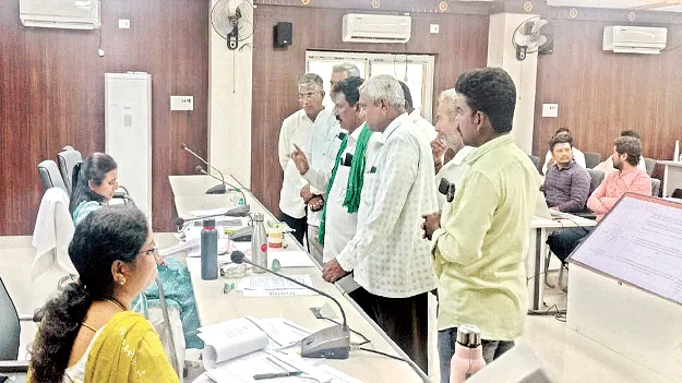 రైతులను ఆదుకోకపోతే ఆత్మహత్యలే శరణ్యం