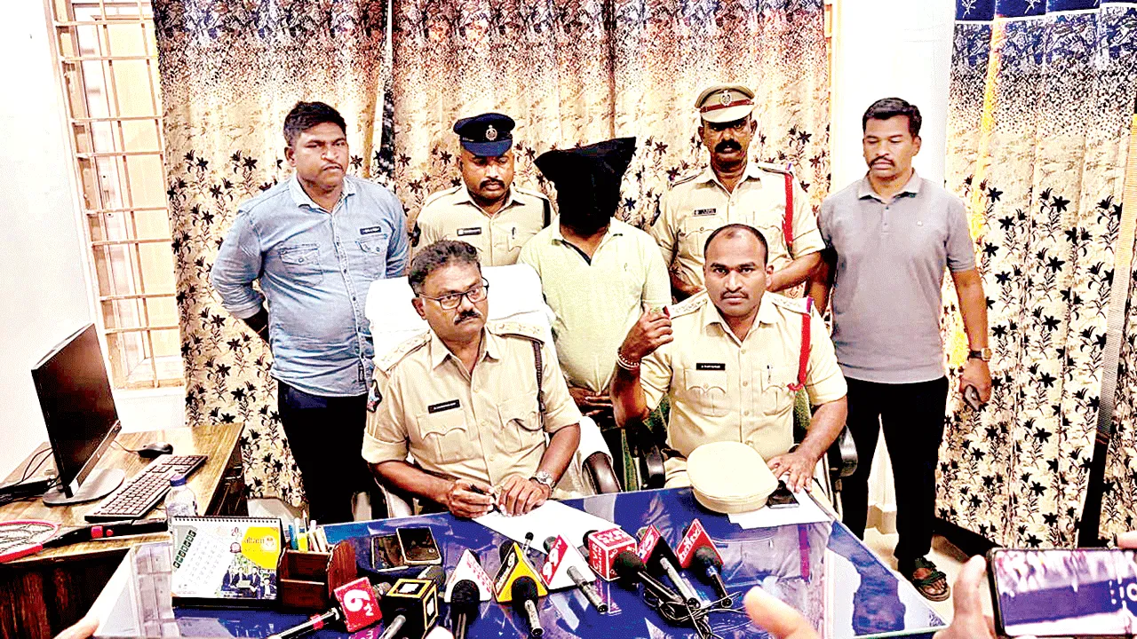 ఘరానా దొంగ అరెస్టు