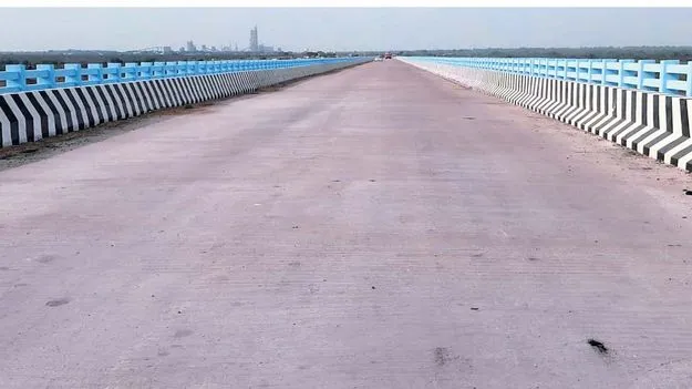 వాహనదారుల కష్టాలు డబుల్‌ 