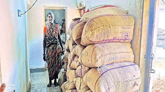 కాఫీ రైతుల గగ్గోలు