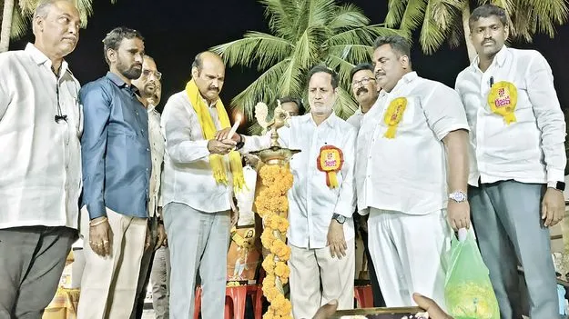 బీసీల అభివృద్ధికి రూ.52 వేల కోట్లు