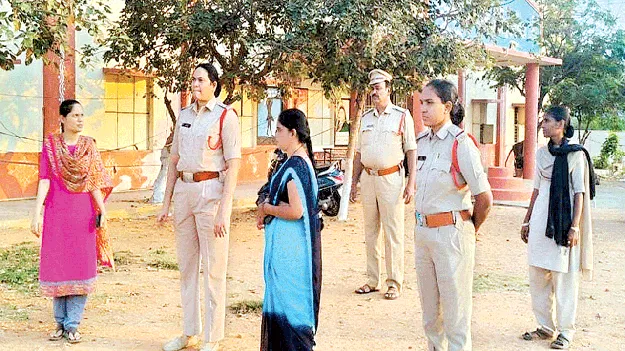 విద్యార్థినుల భద్రతపై అప్రమత్తంగా ఉండాలి