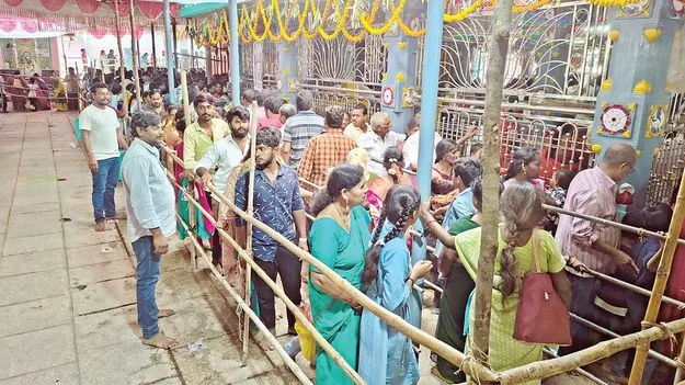 పోటెత్తారు..