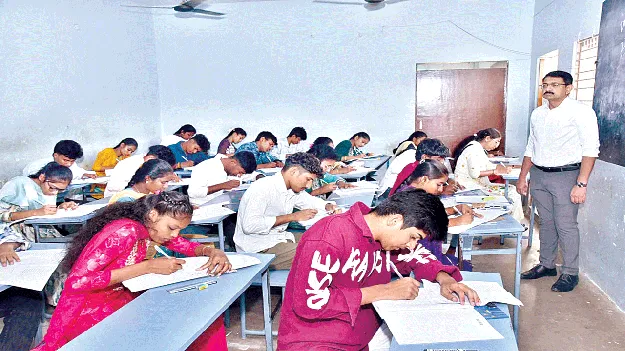    ప్రశాంతంగా ఇంటర్‌ పరీక్షలు 