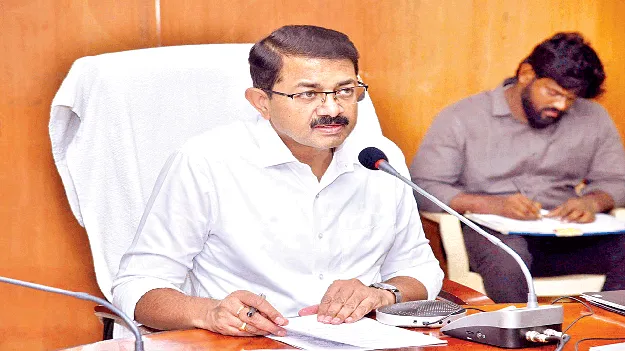 పీజీఆర్‌ఎస్‌ వినతులను గడువులోగా పరిష్కరించాలి