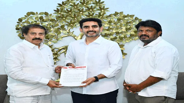  జడ్పీ హైస్కూల్‌ సమస్యలపై వినతి