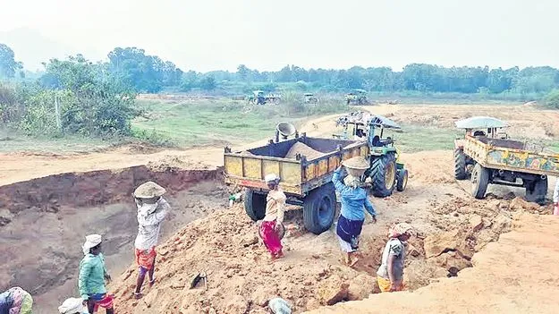 ఇసుకాసురుల దందా