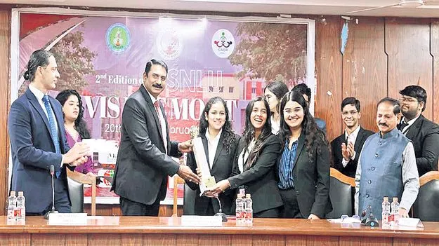 మధ్యవర్తిత్వంలో నైపుణ్యం సాధించాలి