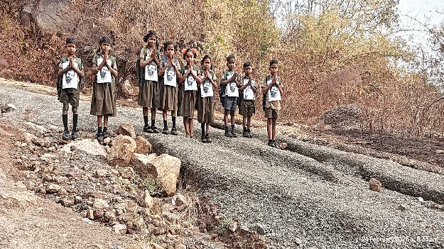  Stones are piercing sir.. రాళ్లు గుచ్చుతున్నాయ్‌ సారూ..