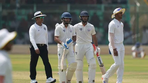 రంజీ ట్రోఫీ ఫైనల్.. ముగిసిన రెండో రోజు ఆట