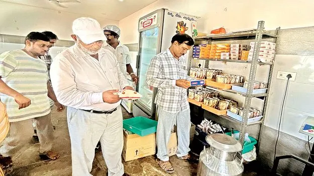 ఫుడ్‌సేఫ్టీ అధికారుల తనిఖీలు