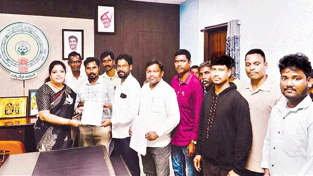 షెడ్యూల్డ్‌ గ్రామాలను వెబ్‌సైట్‌లో చేర్పునకు హామీ