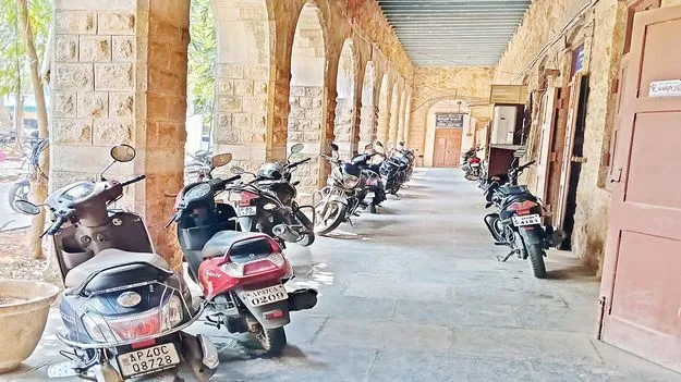 దారి తప్పిన పార్కింగ్‌