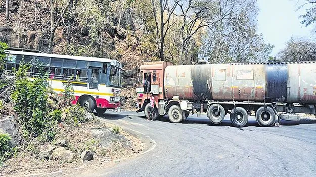 లంబసింగి ఘాట్‌లో ట్రాఫిక్‌ సమస్య