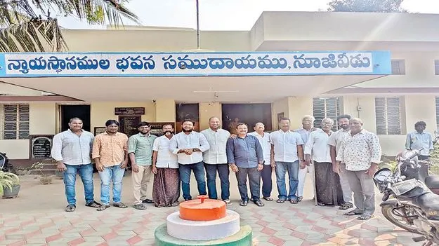 14 మంది టీడీపీ నాయకులపై ఎన్నికల కేసు కొట్టివేత