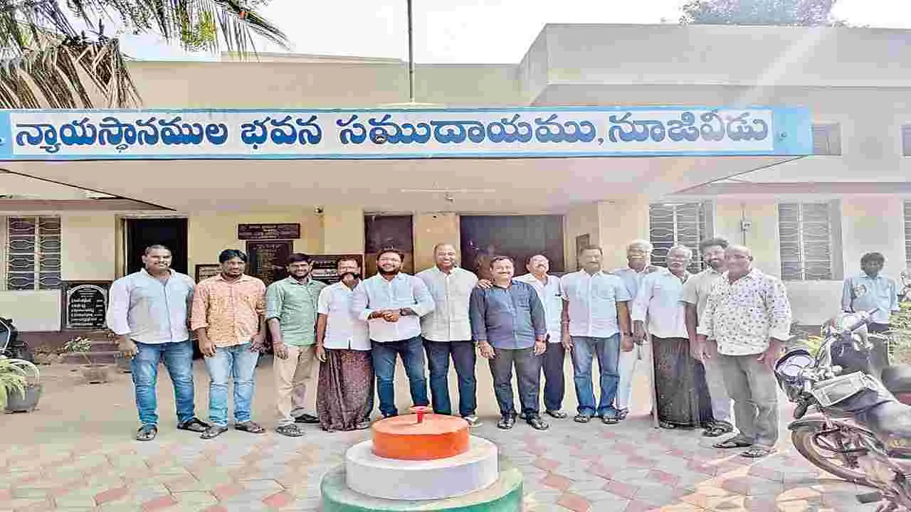 14 మంది టీడీపీ నాయకులపై ఎన్నికల కేసు కొట్టివేత