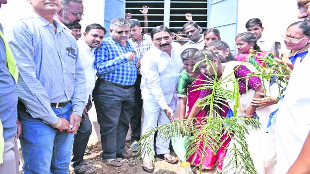 VIP: బంగారు భవిష్యత్తుకు బాటలు వేసుకోండి 