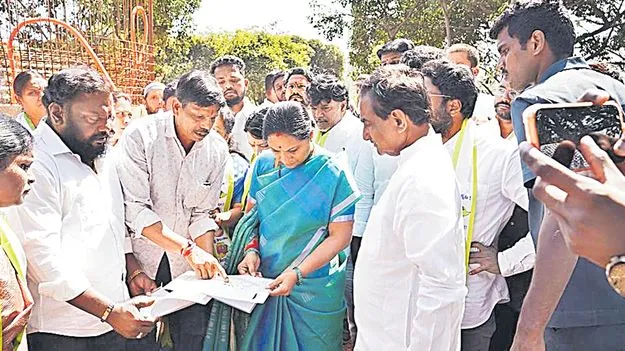 అసెంబ్లీలోనూ ఫూలే విగ్రహం పెట్టాల్సిందే..