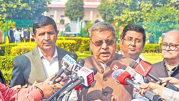 బెంగాల్‌ ‘సర్‌’ విధుల్లో న్యాయాధికారులు