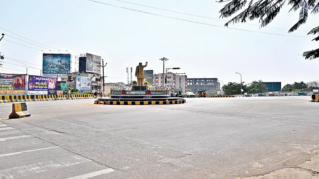 The rising sun ఠారెత్తిస్తున్న ఎండలు