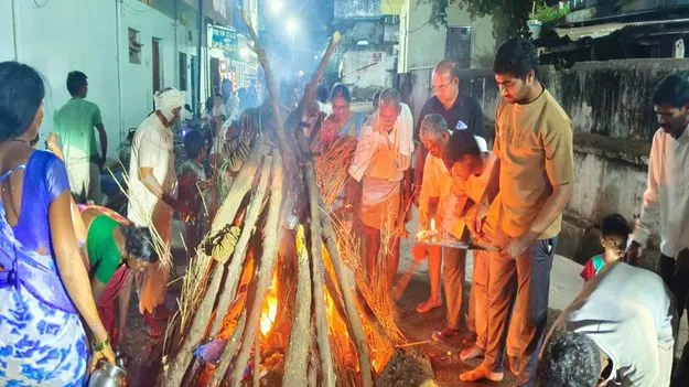 ఆసిఫాబాద్‌లో భక్తిశ్రద్ధలతో కామదహనం