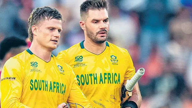 సెమీస్‌కు సఫారీలు