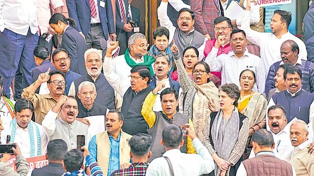 రాహుల్‌ సభ్యత్వం రద్దు చేయండి