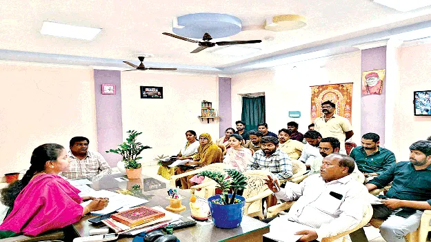 తాగునీటి సరఫరా నిర్వహణపై  నిర్లక్ష్యం వద్దు